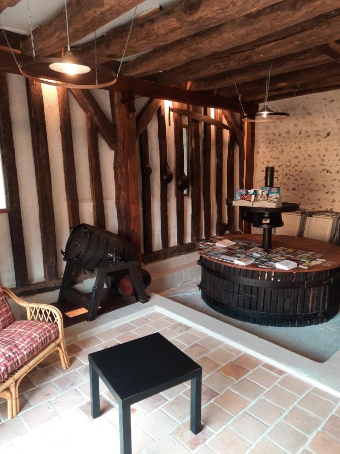 La Maison Genevier - Chambre Doreline Montreuil-en-Touraine المظهر الخارجي الصورة