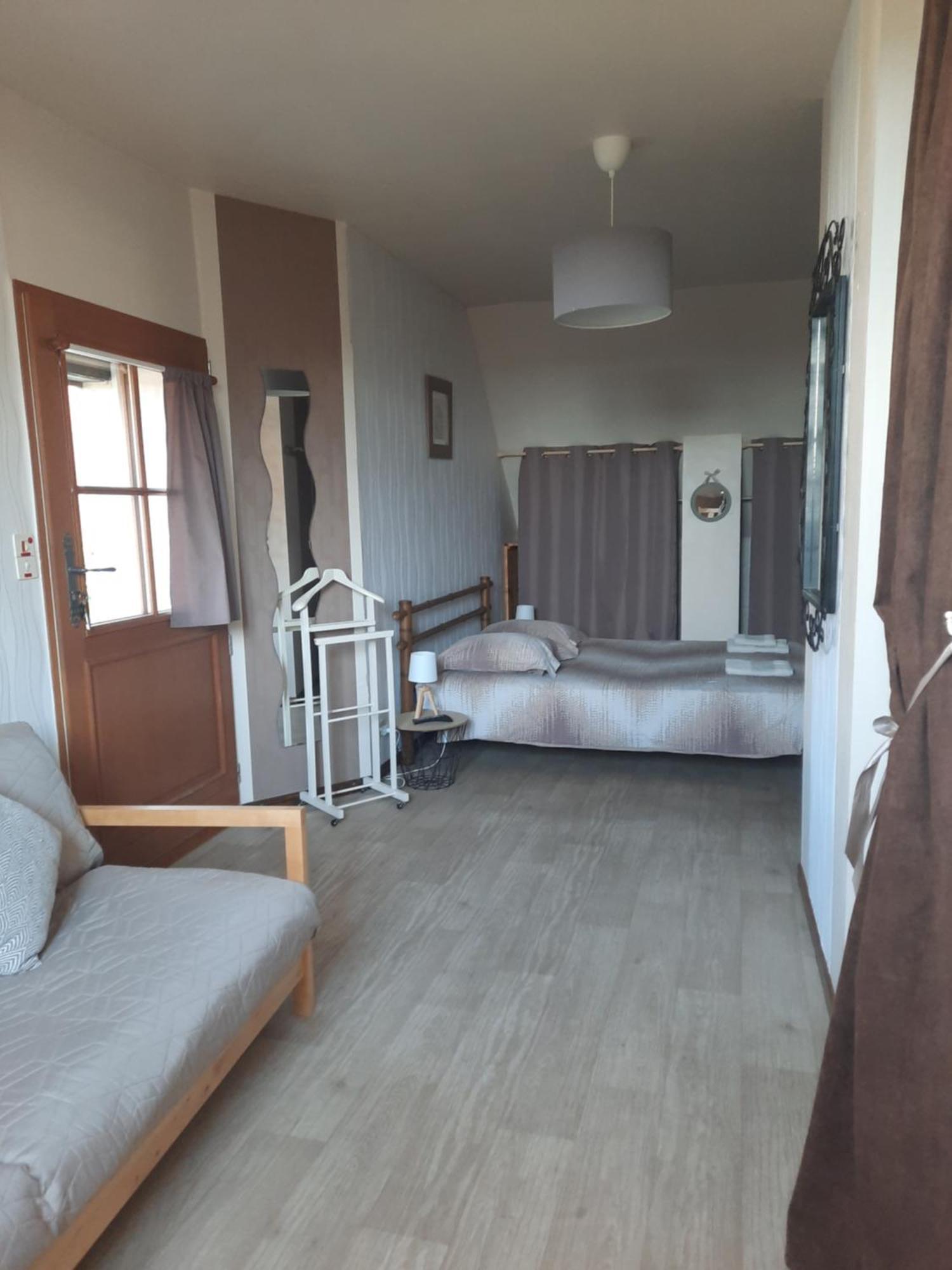 La Maison Genevier - Chambre Doreline Montreuil-en-Touraine المظهر الخارجي الصورة